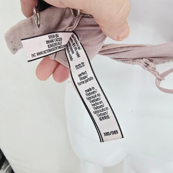 Victoria's Secret Perfect Shape Lace Bra Purple Metallic 38D - Picture 3 of 5